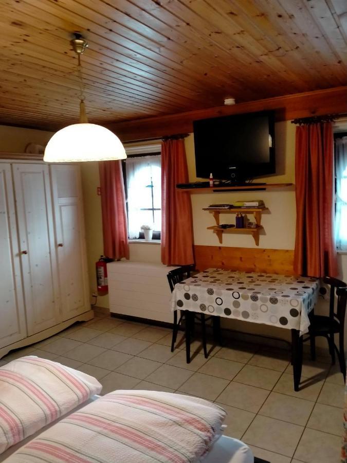 Gasthof Lederhose Diepenbeek Ngoại thất bức ảnh